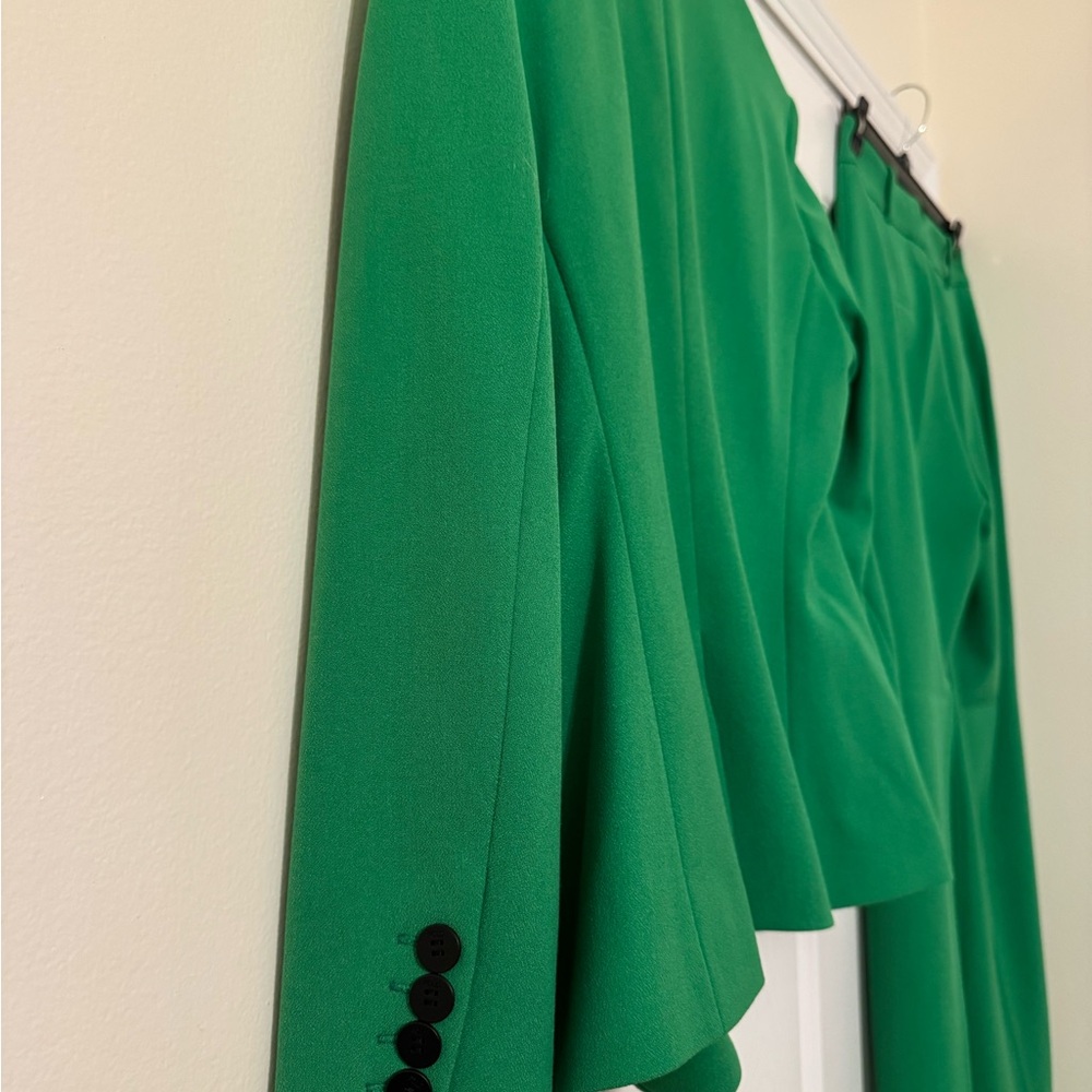 The Fold London Women's Green Blazer and Pants Set - Picture 6 of 16